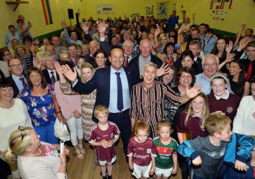 National Papers Taoiseach in Shrule Co Mayo 10352